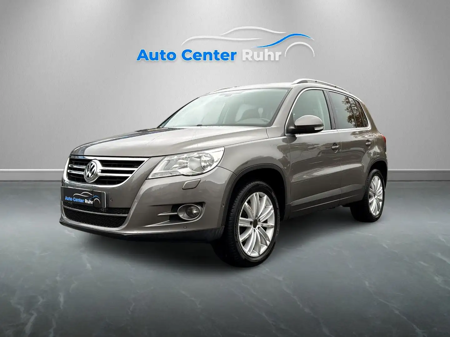 Volkswagen Tiguan Sport & Style 4Motion*Automatik*AHK*PDC* Grau - 1