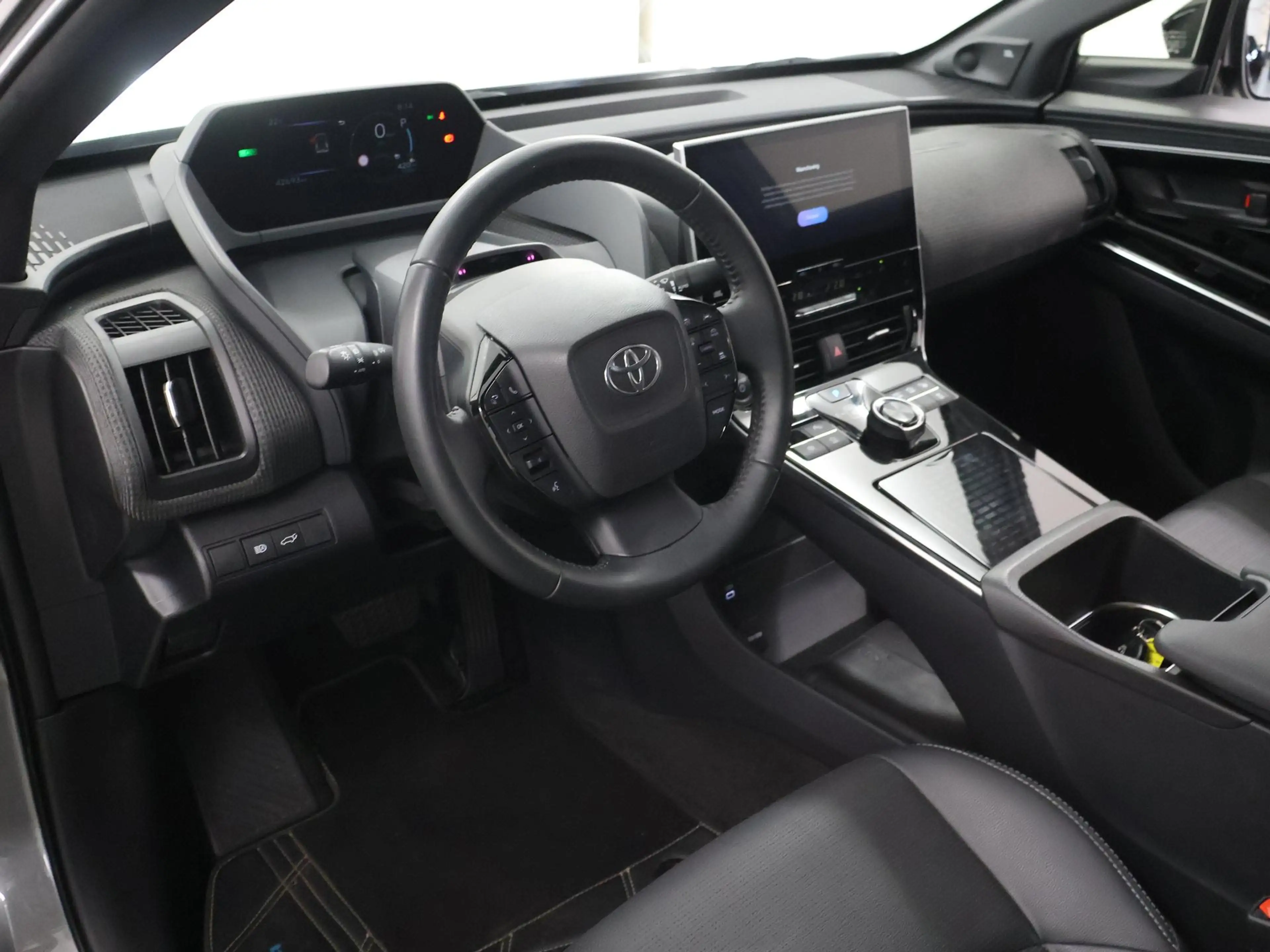 Toyota bZ4X Premium 71 kWh | SOH 96,8% | Trekhaak | Panoramada — photo 8
