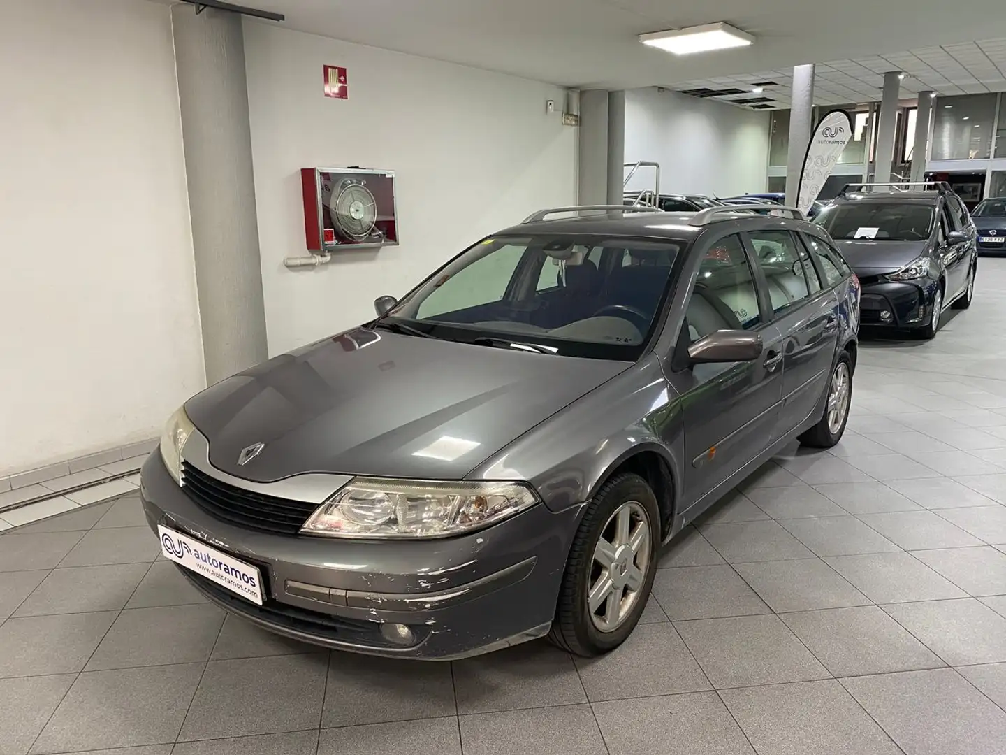 Renault Laguna GRAND TOURER 1.9 120CV Gris - 1
