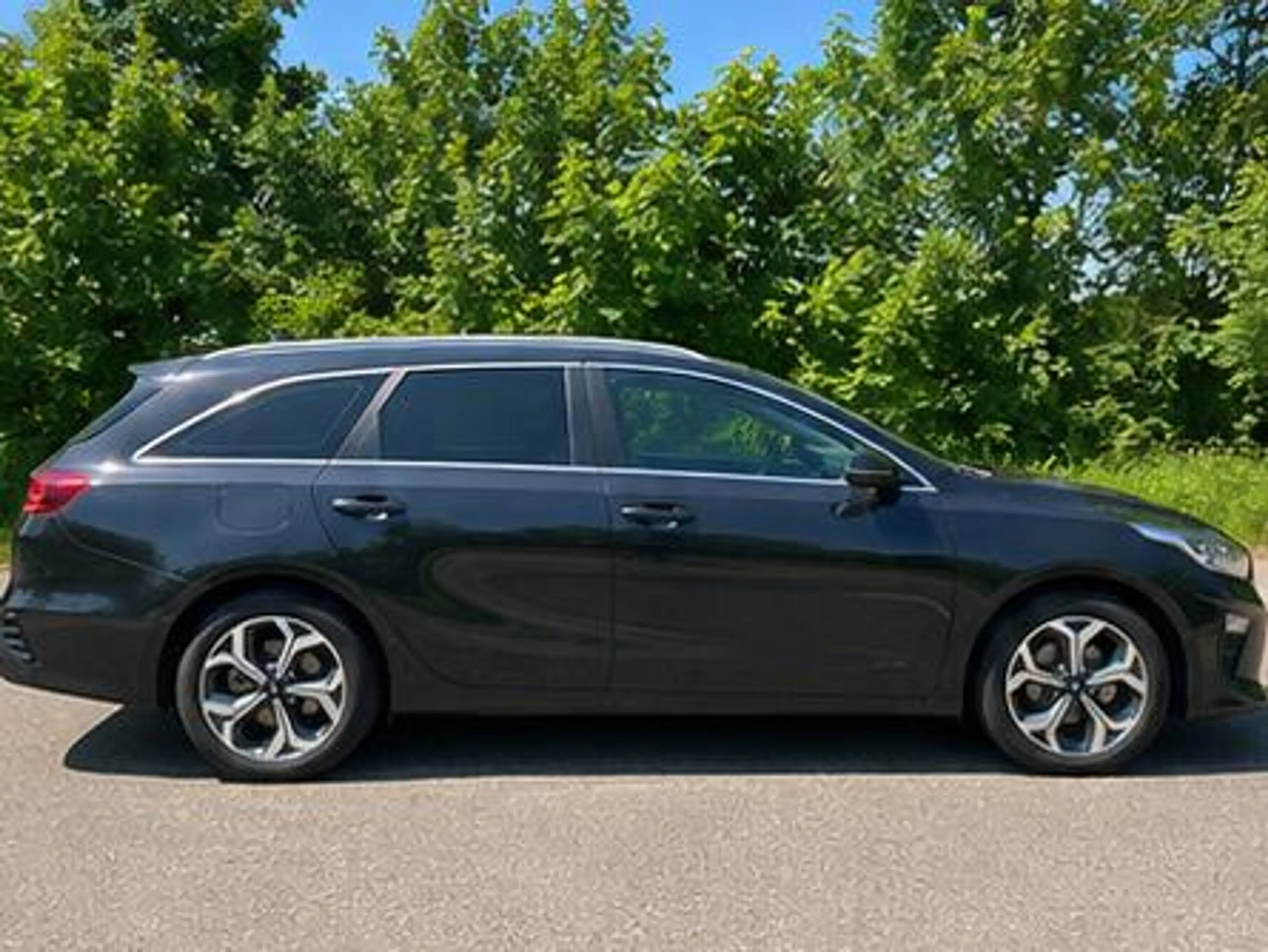 Kia Ceed SW / cee'd SW Ceed SW 1.6 CRDi Eco-Dynamics — photo 3