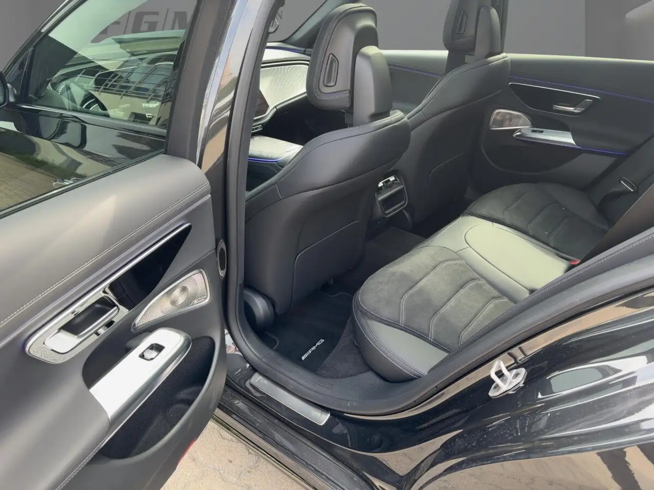 Mercedes-Benz E 300 E 300 de T AMG/Pano/AHK/HUD/Burm/DigiLi/Distr/Me 7