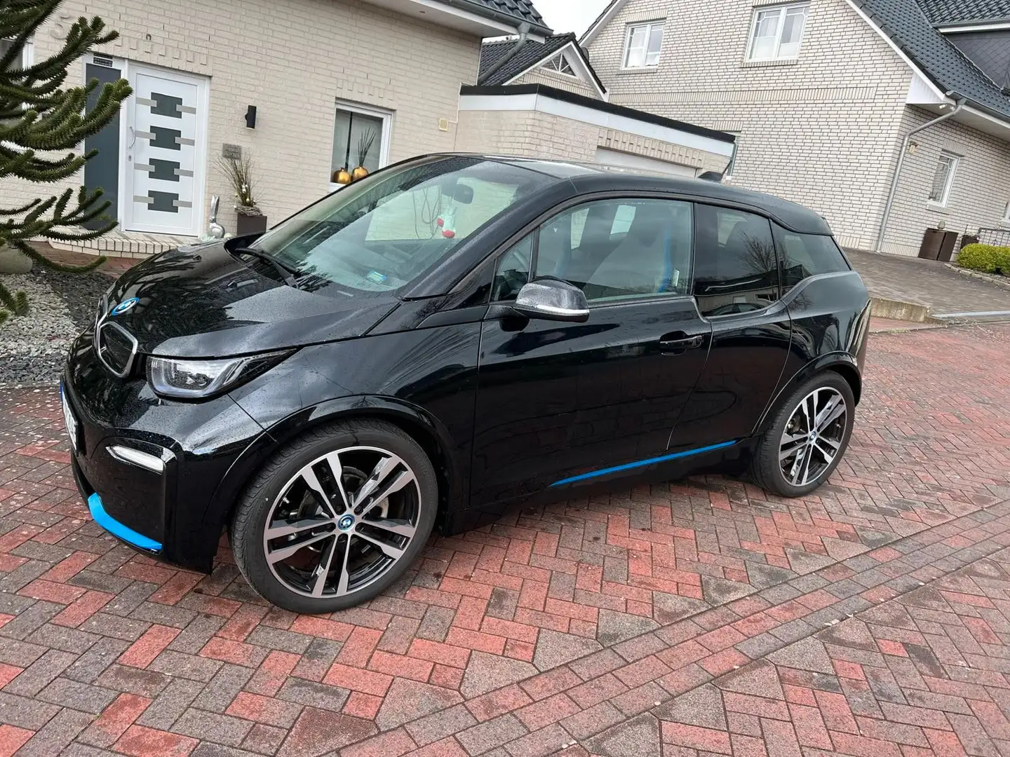 BMW i3 s 120AH°RFK°ACC°NAVI°SHZG°LED°20"°8xBEREIFT°SH Negro - 1