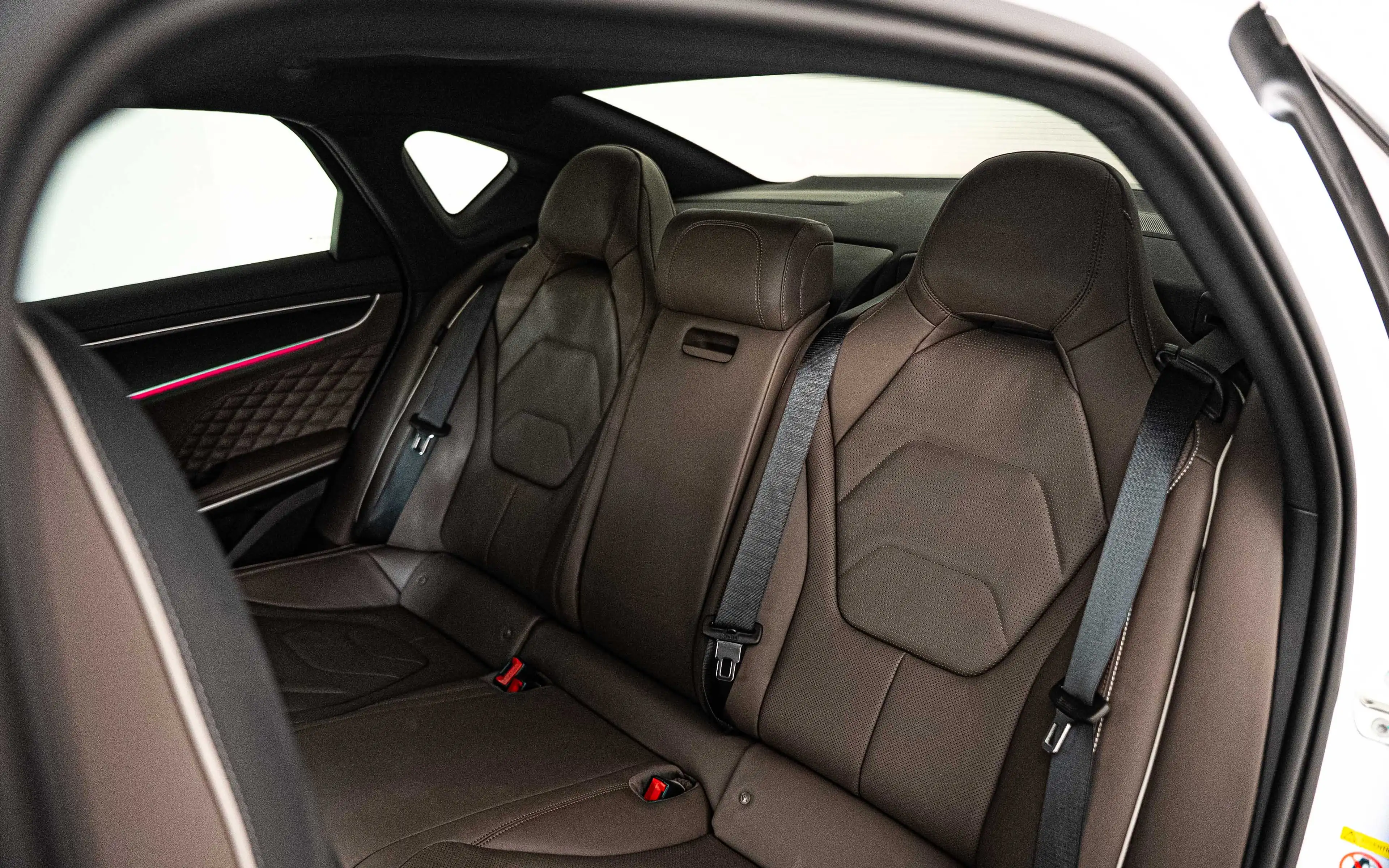 BYD Han Han 85.4 kWh Executive AWD — photo 8