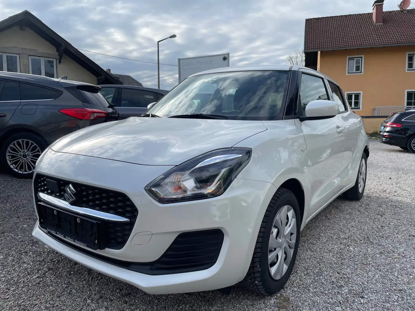 Suzuki Swift 1,2 DualJet Hybrid Clear,* ACC, LED,..** Weiß - 2