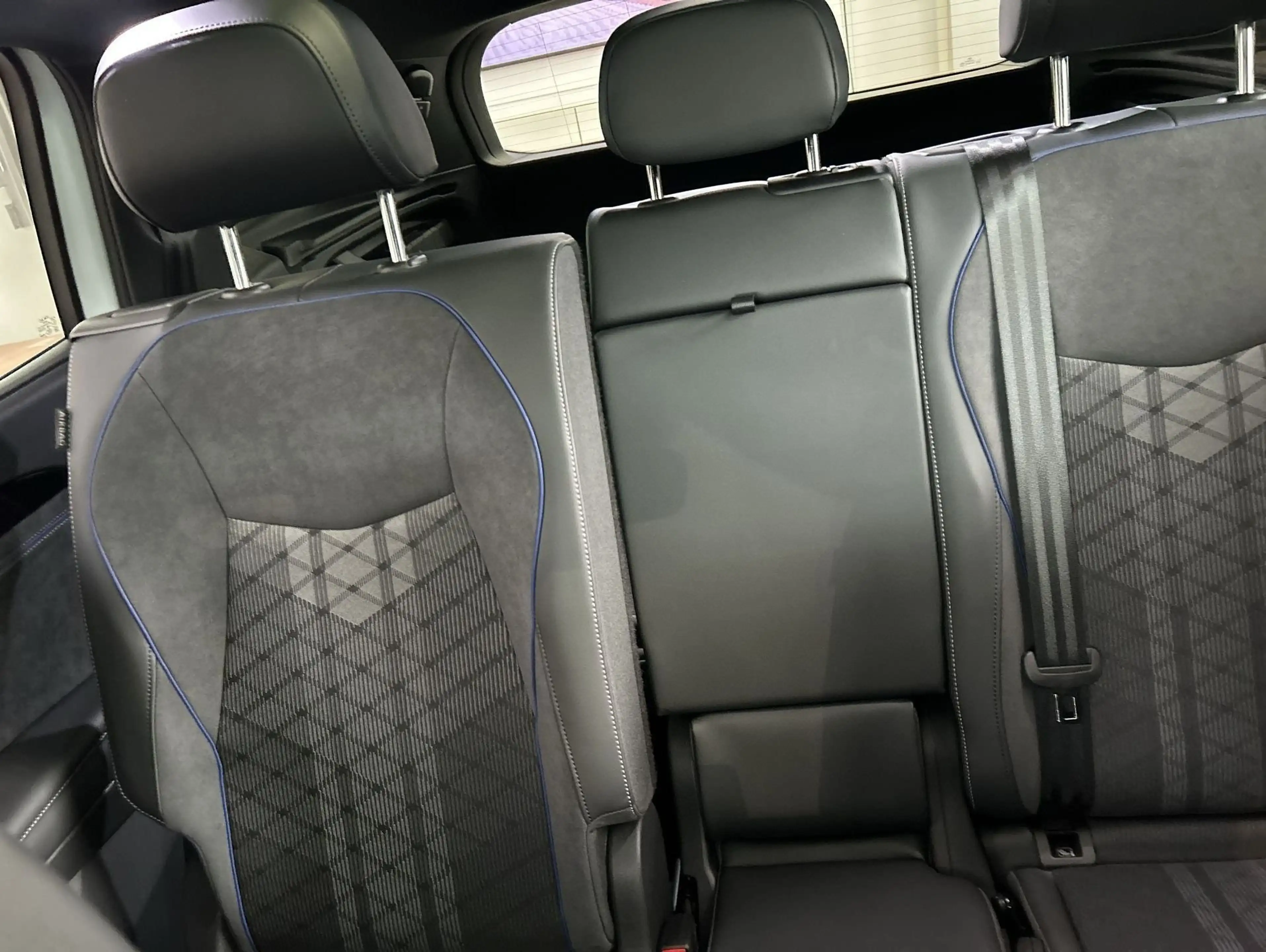 Volkswagen Tayron 1.5 eTSI  DSG R-Line BlackStyle IQ.DrivePre 7-Sitz — photo 9