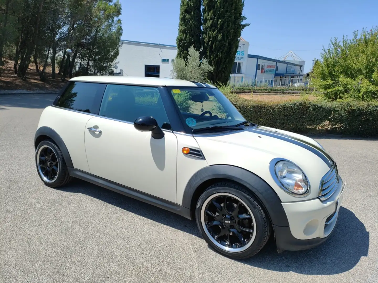 MINI Cooper Beige - 2