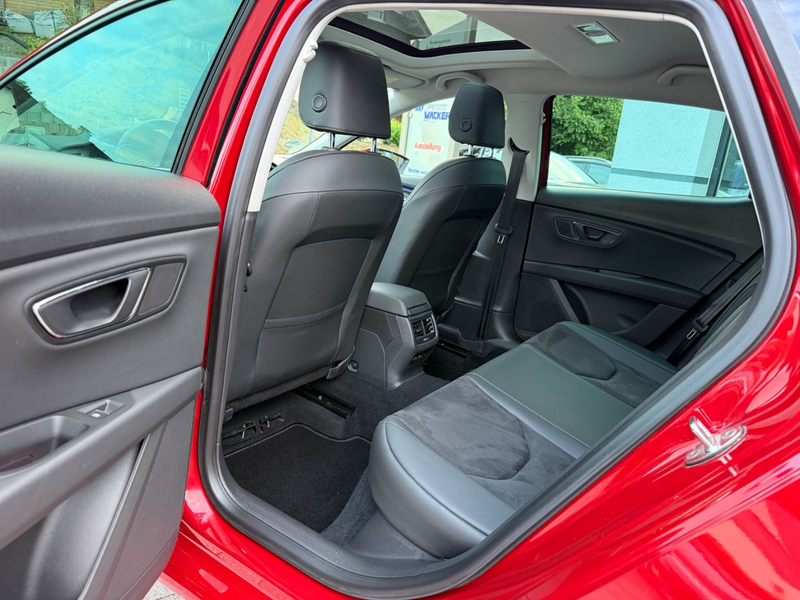 SEAT Leon 1.5 TSI Xcellence Automatik*Panorama*AHK* — photo 15