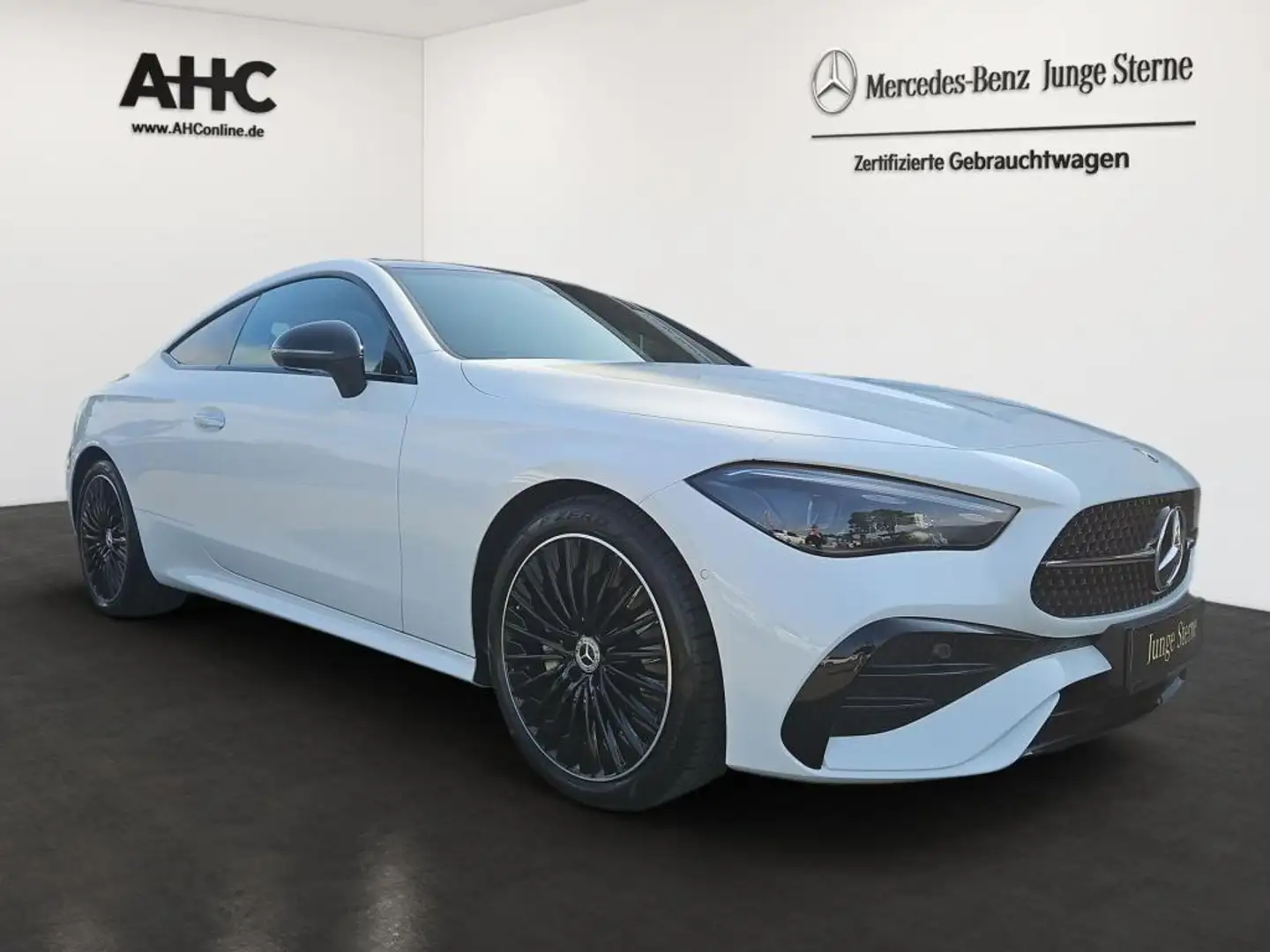 Mercedes-Benz CLE 200 Coupé AMG AHK ACC Pano Sitzklima 360° Weiß - 2