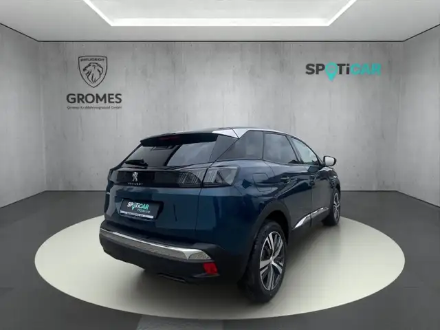 Peugeot 3008 view 3