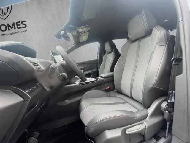 Peugeot 3008 view 9