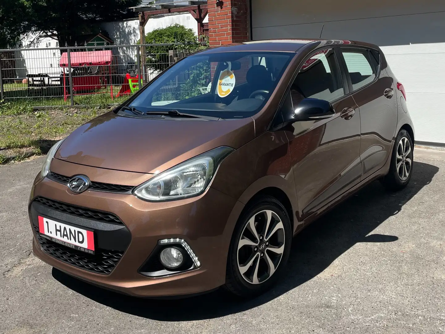 Hyundai i10 1.2 FIFA World Cup Edition°1.Hand°Unfallfrei Braun - 1