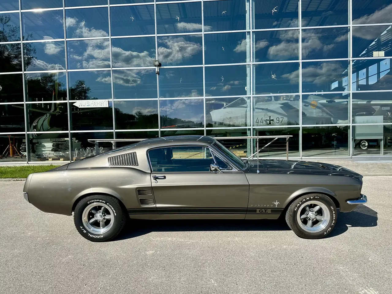 Ford Mustang Fastback, foto 1