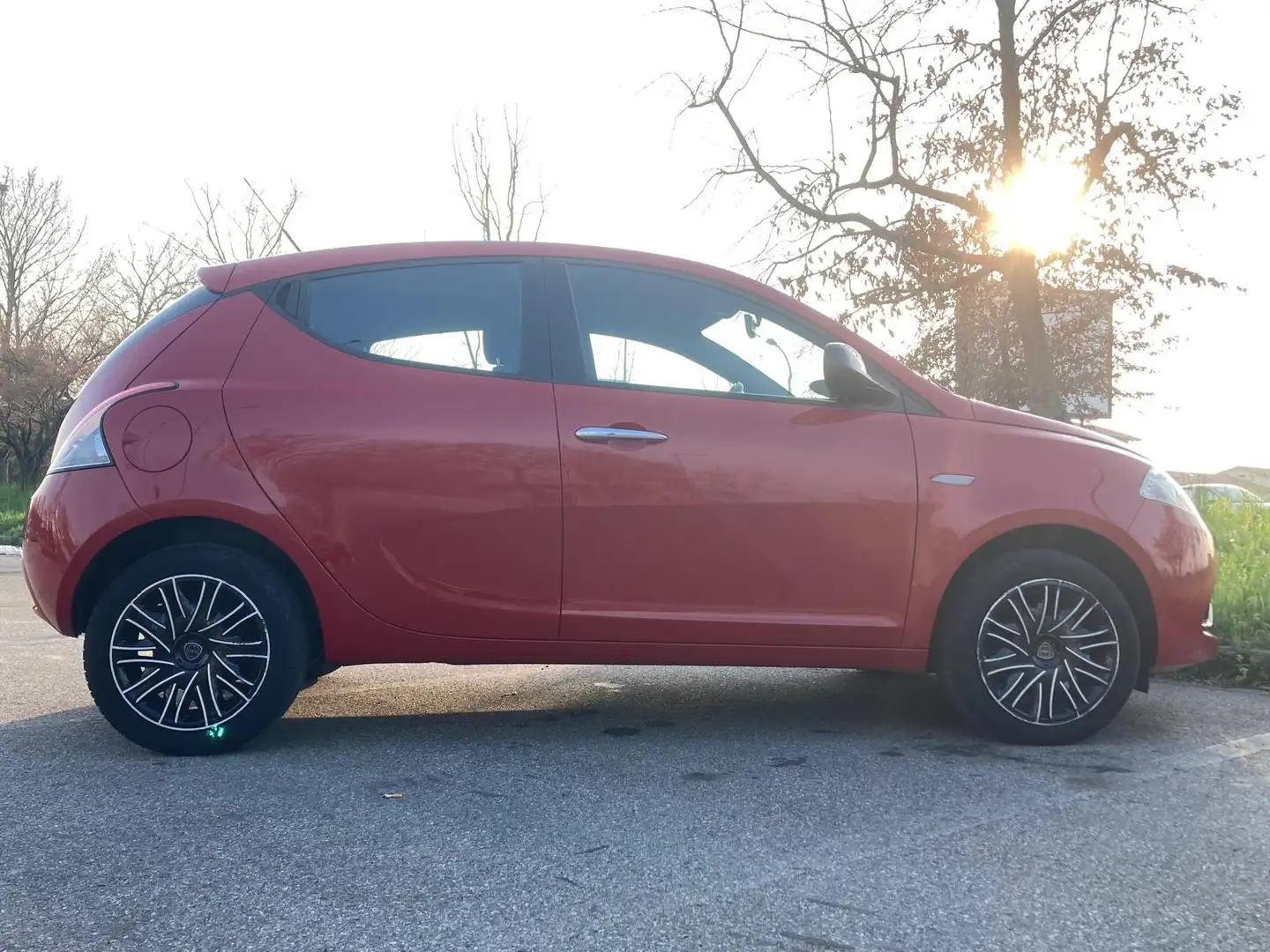 Lancia Ypsilon Ypsilon 1.0 firefly hybrid Gold s Rouge - 1