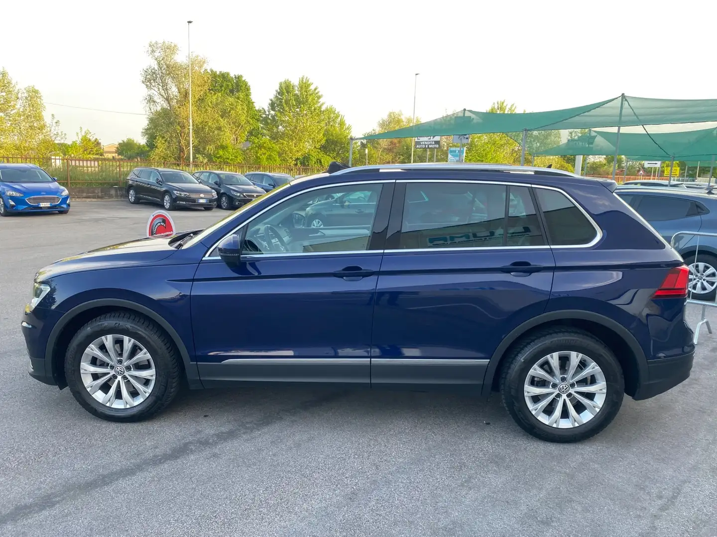 Volkswagen Tiguan 2.0 TDI SCR DSG Sport BlueMotion Technology Blu/Azzurro - 2
