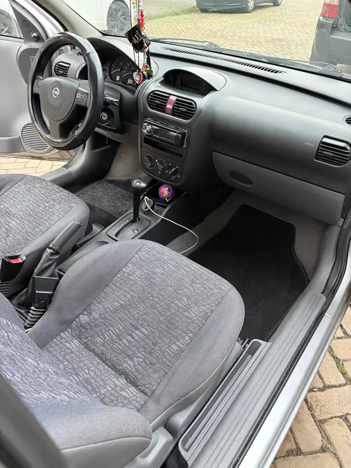 Opel Corsa 1.4-16V Comfort AUT, foto 6