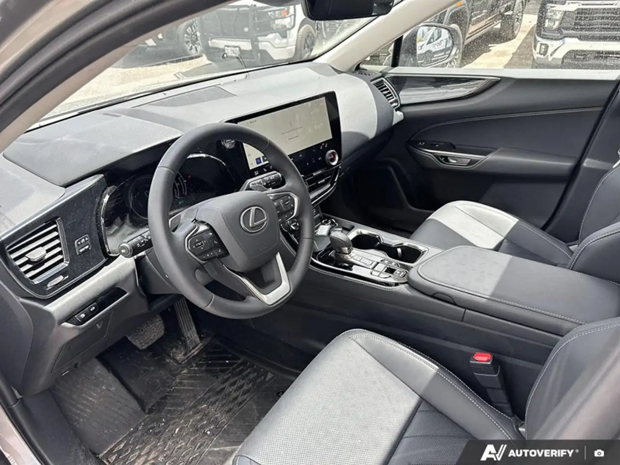 Lexus NX снимка Lexus NX