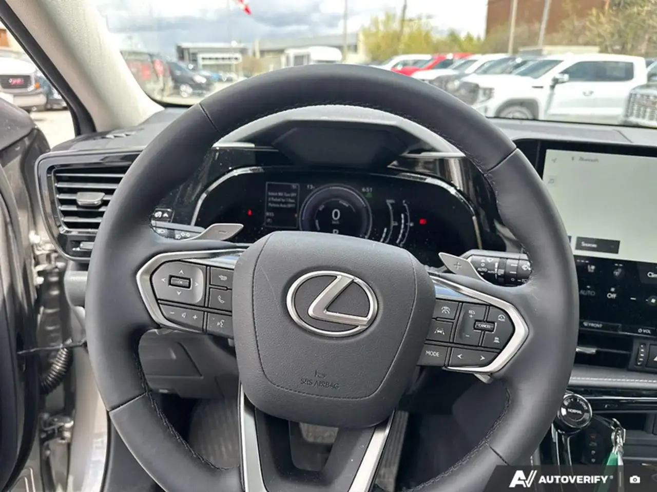 Lexus NX снимка Lexus NX