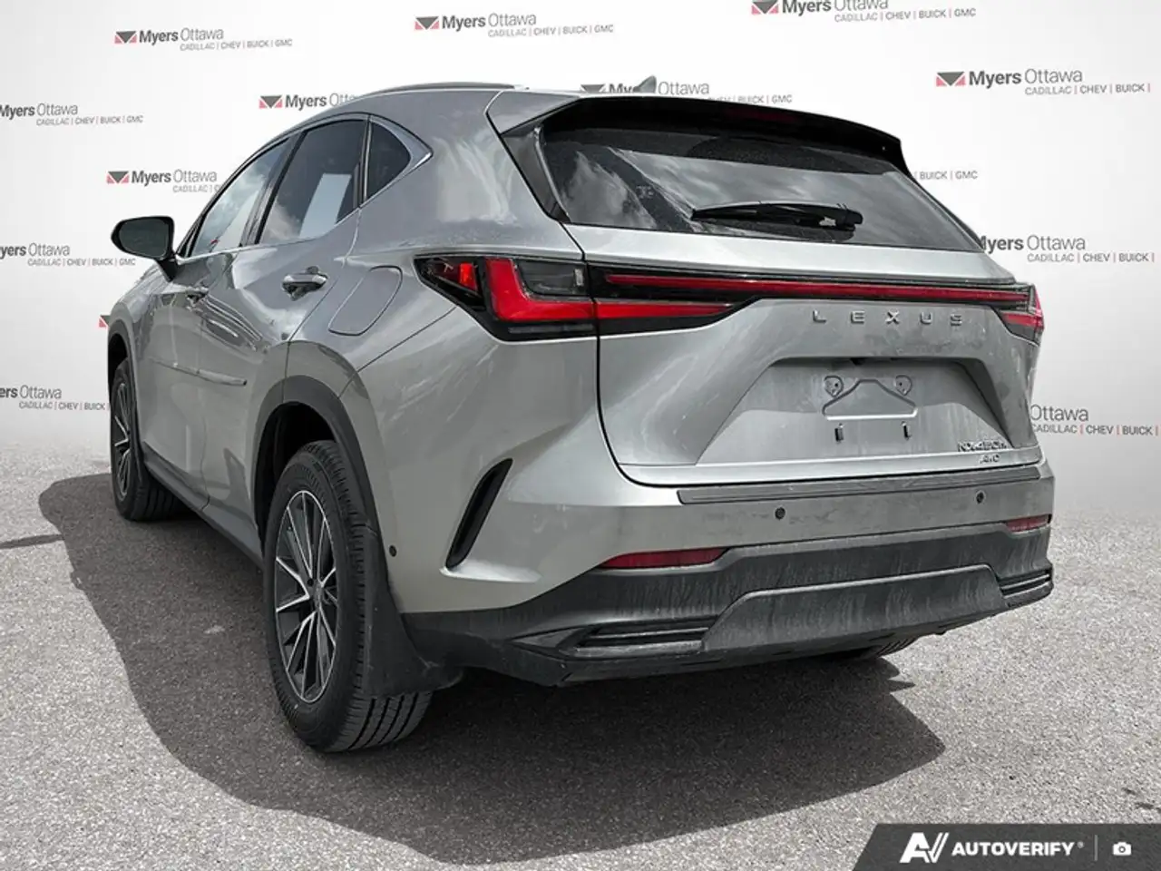 Lexus NX снимка Lexus NX