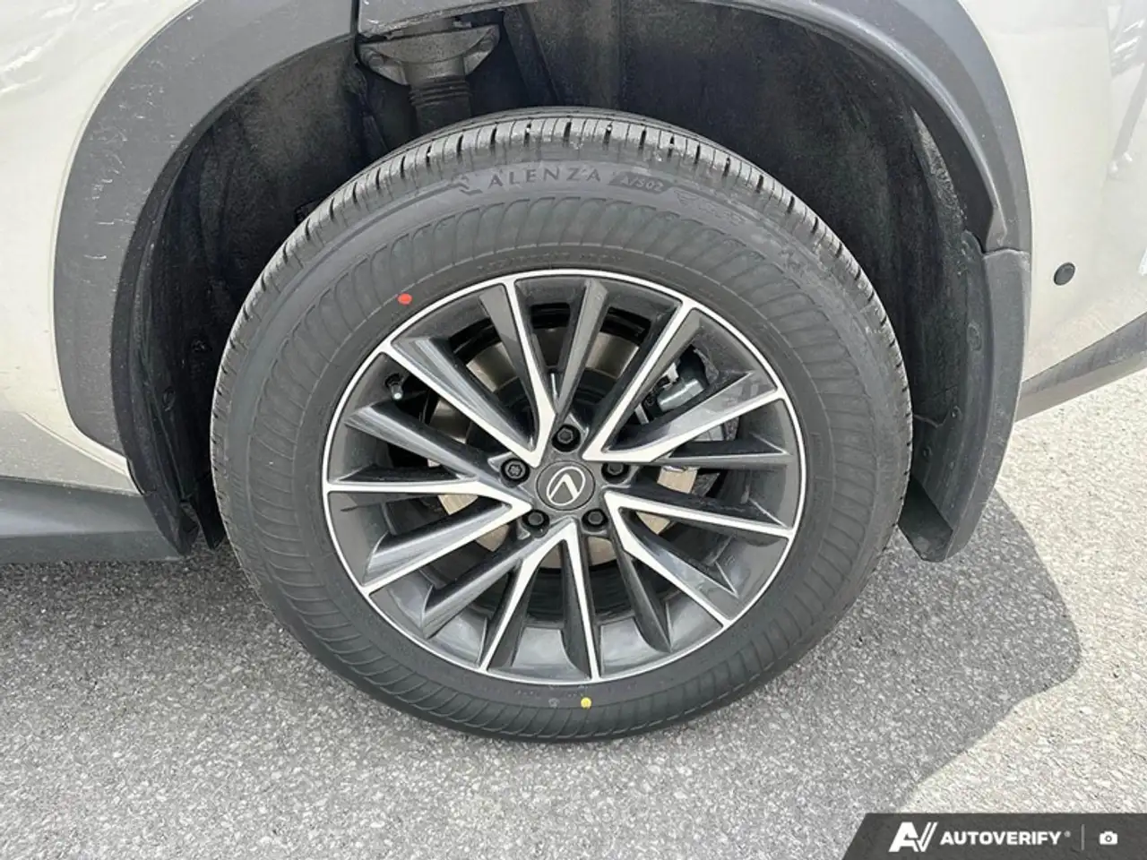 Lexus NX снимка Lexus NX