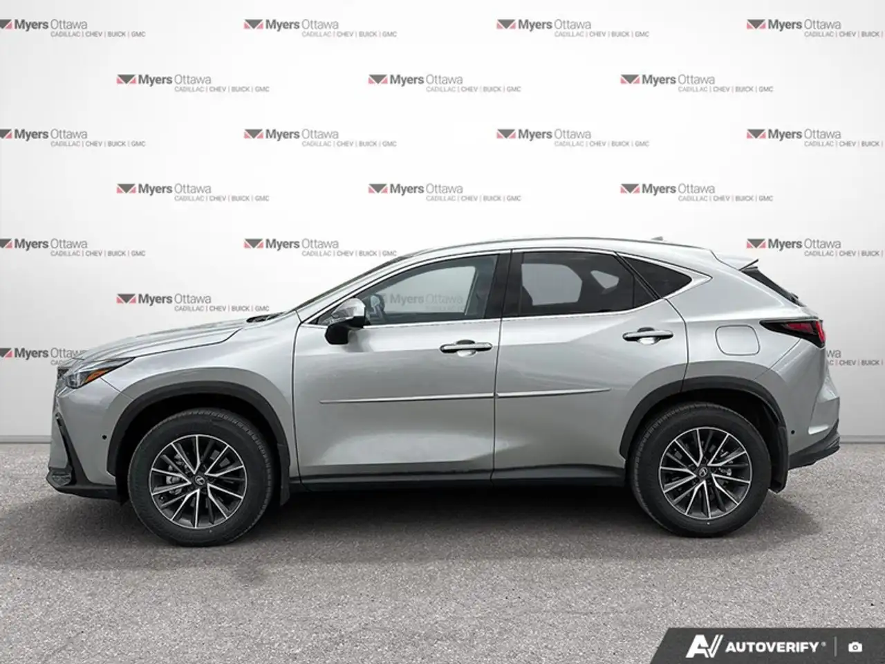 Lexus NX снимка Lexus NX