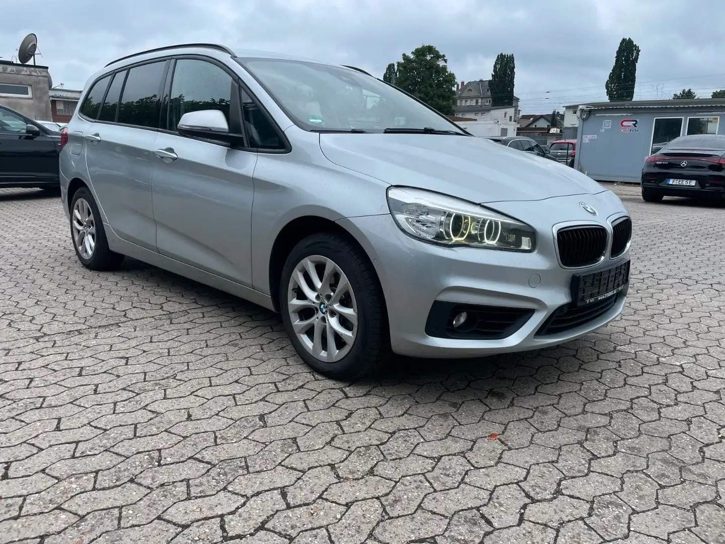 BMW 220 d 2er Gran Tourer Advantage/7Sitzer/LED/Leder Silber - 1