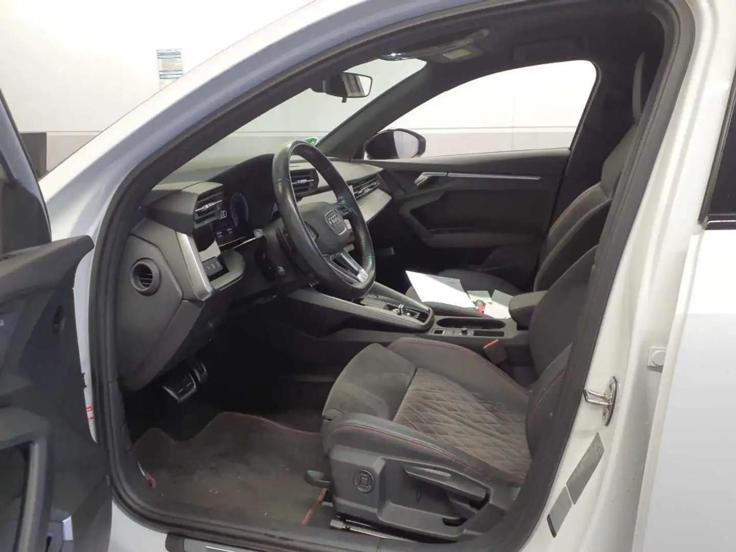 Audi A3 S line 35 TFSI S-tronic +MATRIX+HUD Weiß - 2