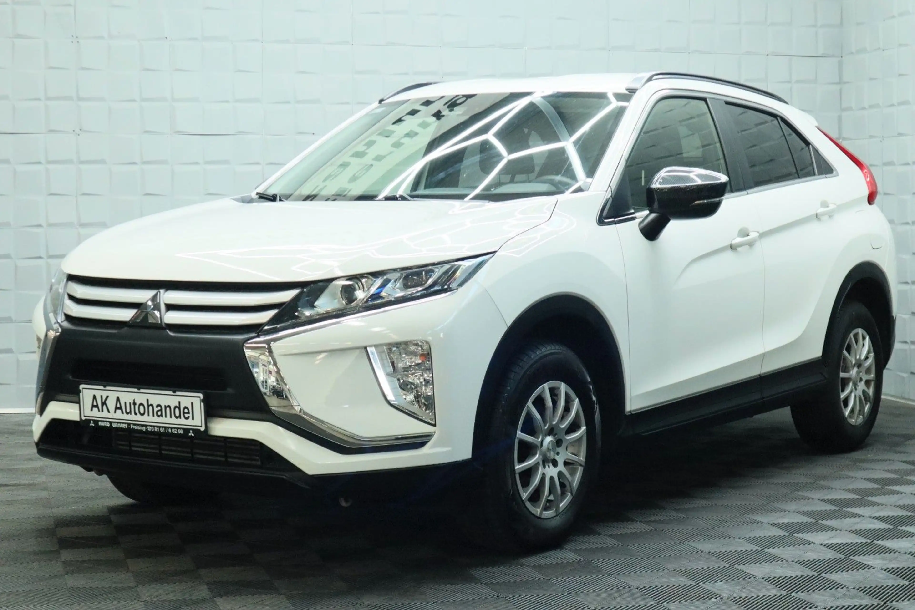 Mitsubishi Eclipse Cross Basis 2WD Klima Tempomat 8-fach