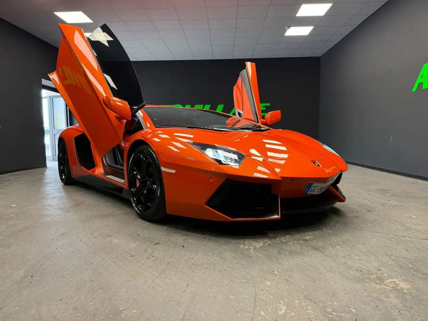 Lamborghini Aventador Aventador Coupe 6.5 LP 700-4 Orange - 2
