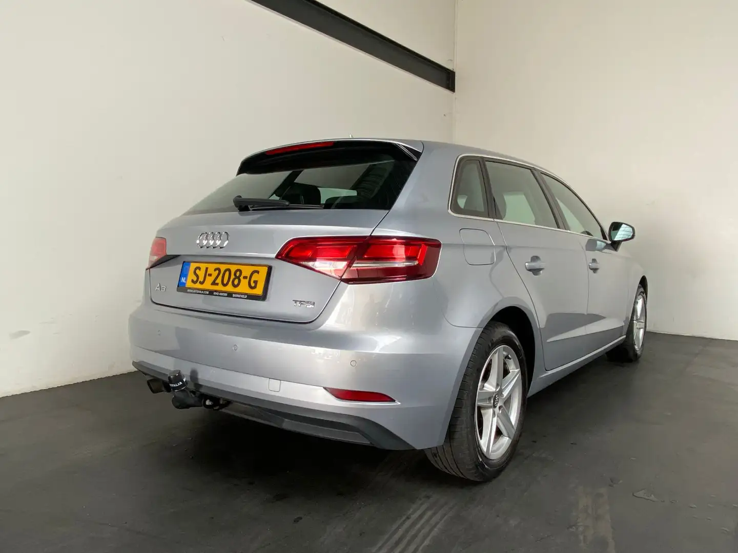 Audi A3 Sportback 1.0 TFSI Sport Pro Line Grijs - 2