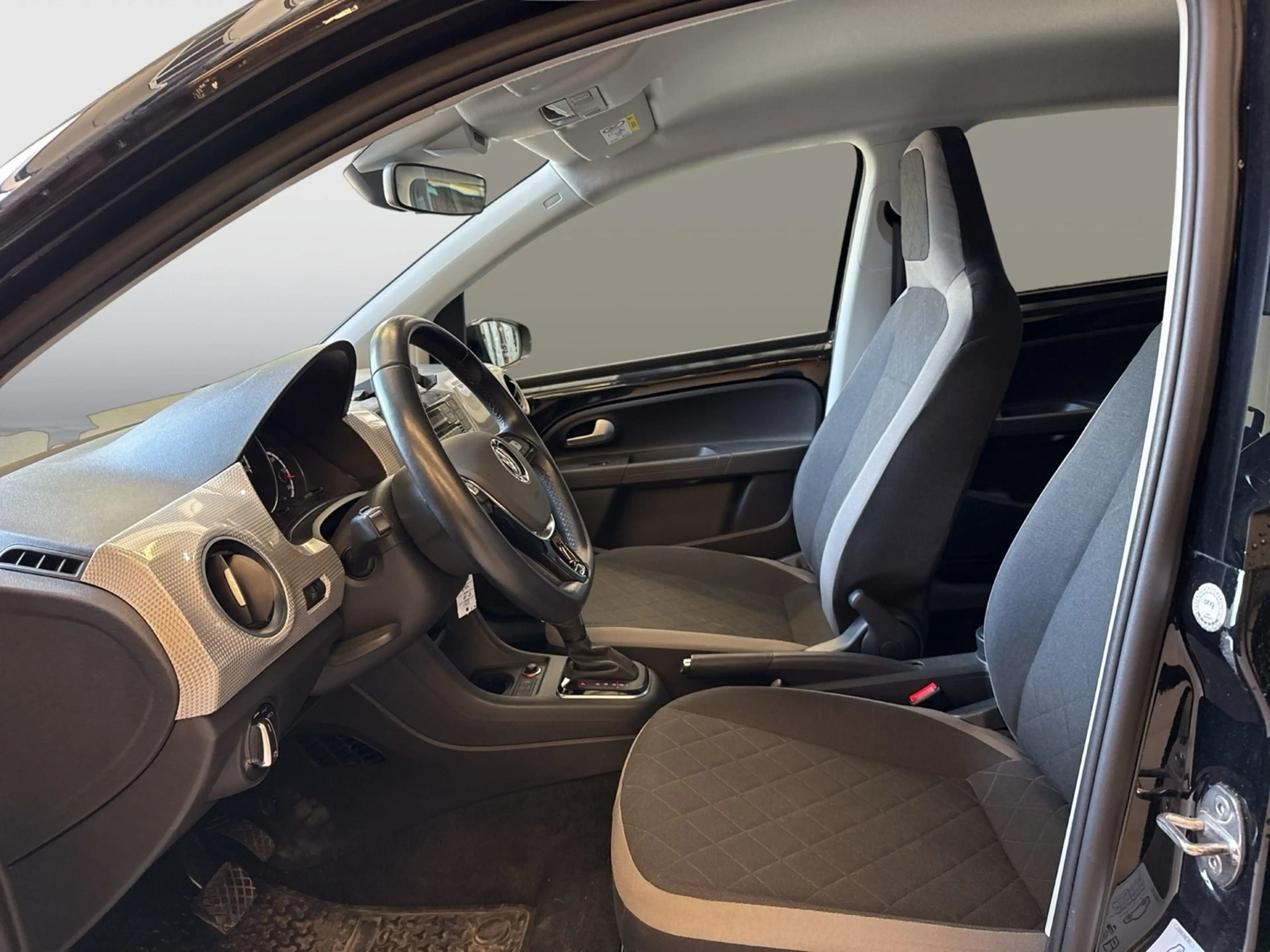 Volkswagen e-up! EDITION 4TÜREN CAM LM16 SITZHEIZ. TEMPOMAT — photo 13