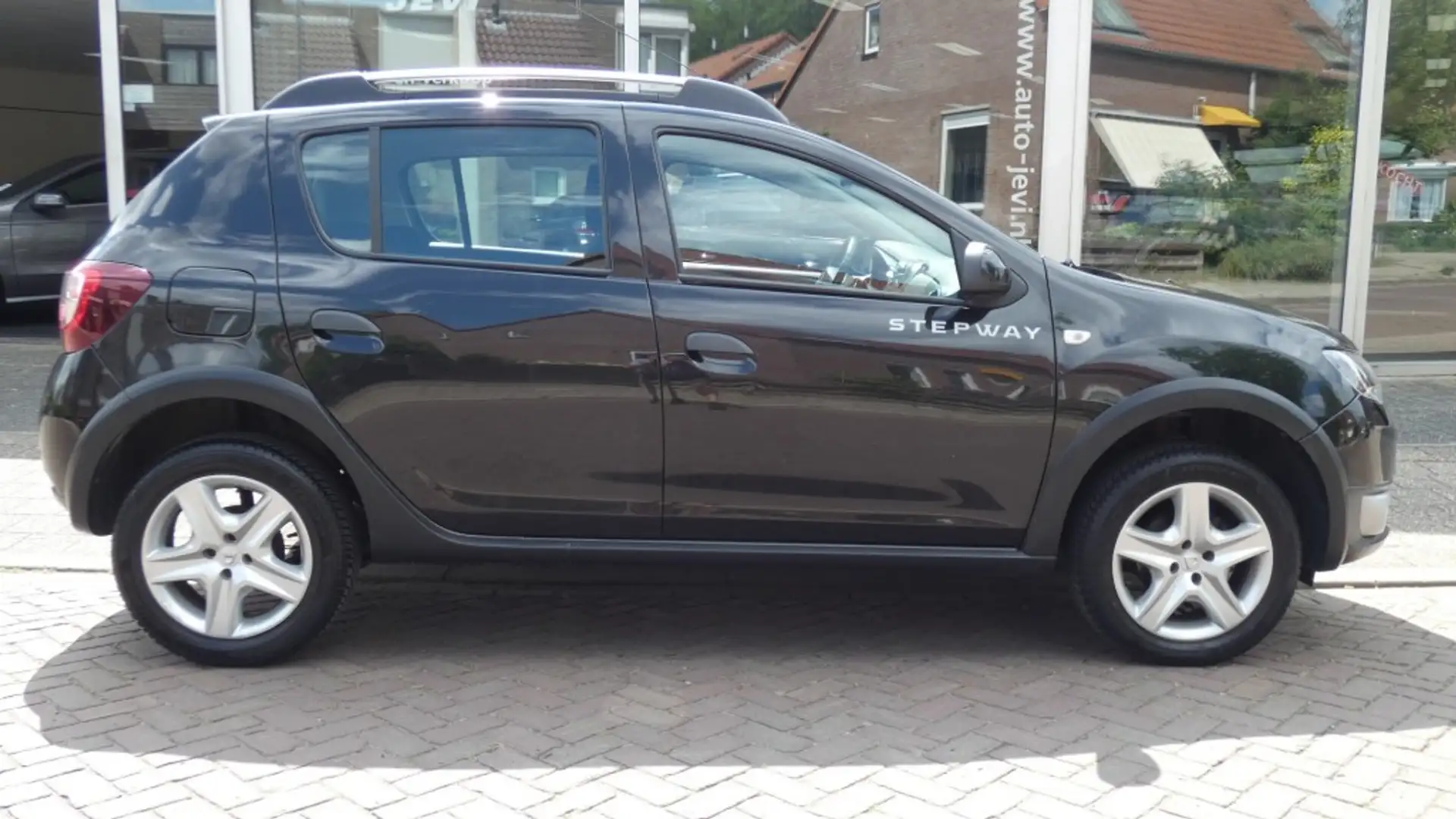 Dacia Sandero 1.0 STEPWAY  *  A.C  * NAVI * Zwart - 2