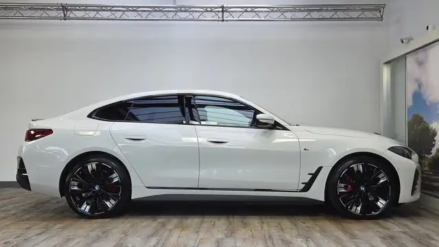 BMW I4 view 4