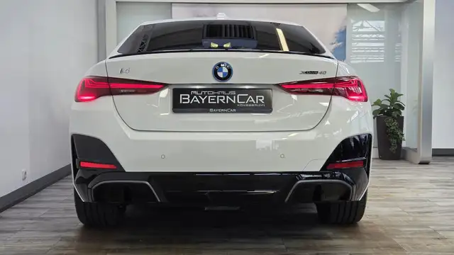 BMW I4 view 5