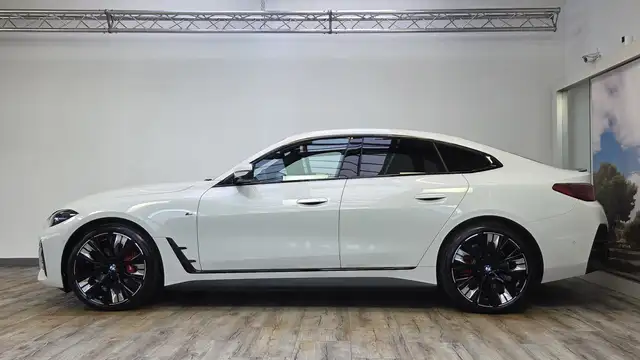BMW I4 view 3