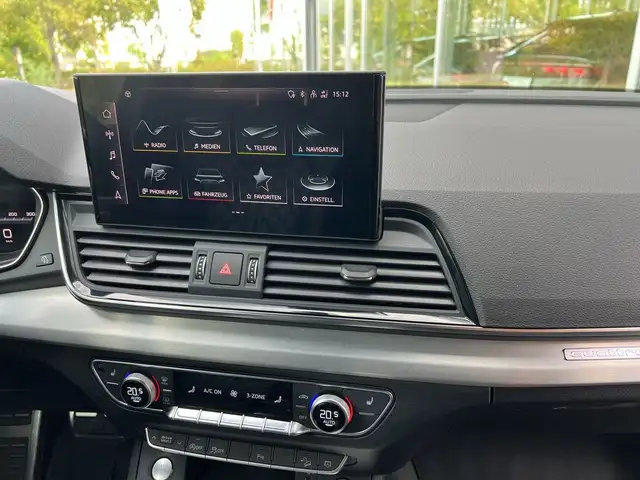 Audi Q5 view 11