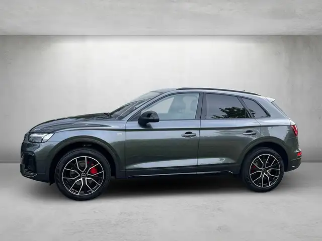 Audi Q5 view 2