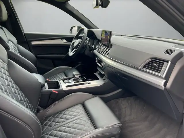 Audi Q5 view 13