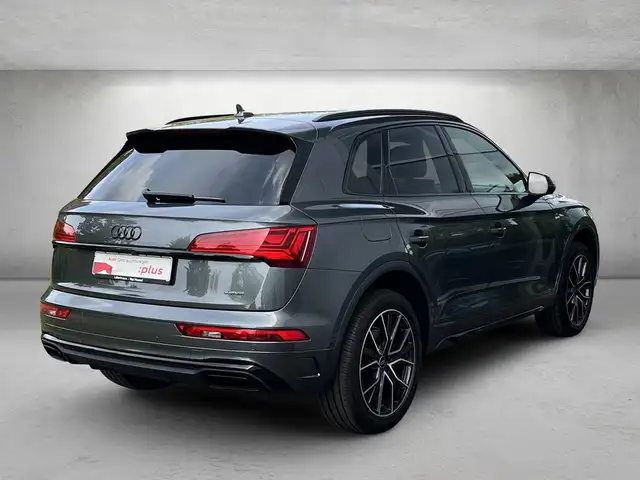 Audi Q5 view 3