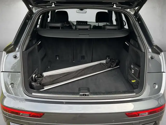 Audi Q5 view 5