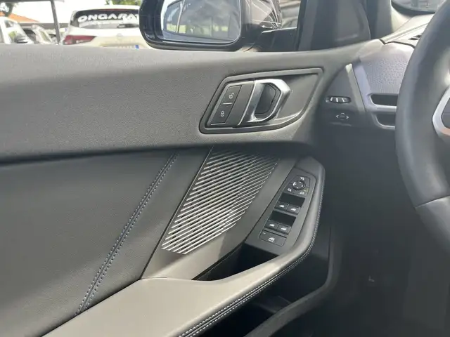 BMW 1 Series view 12
