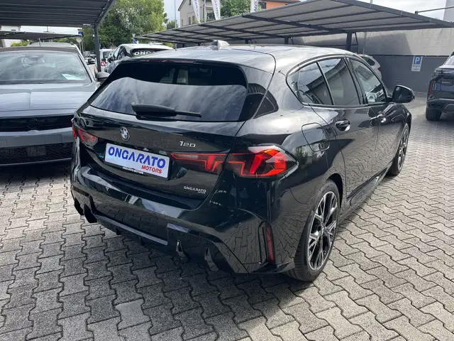 BMW 1 Series view 5