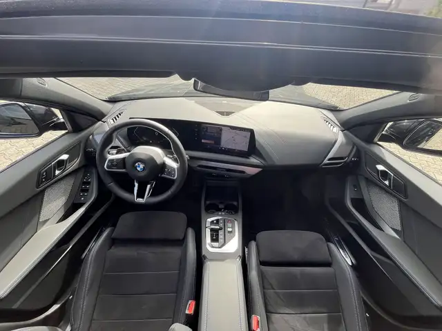 BMW 1 Series view 11
