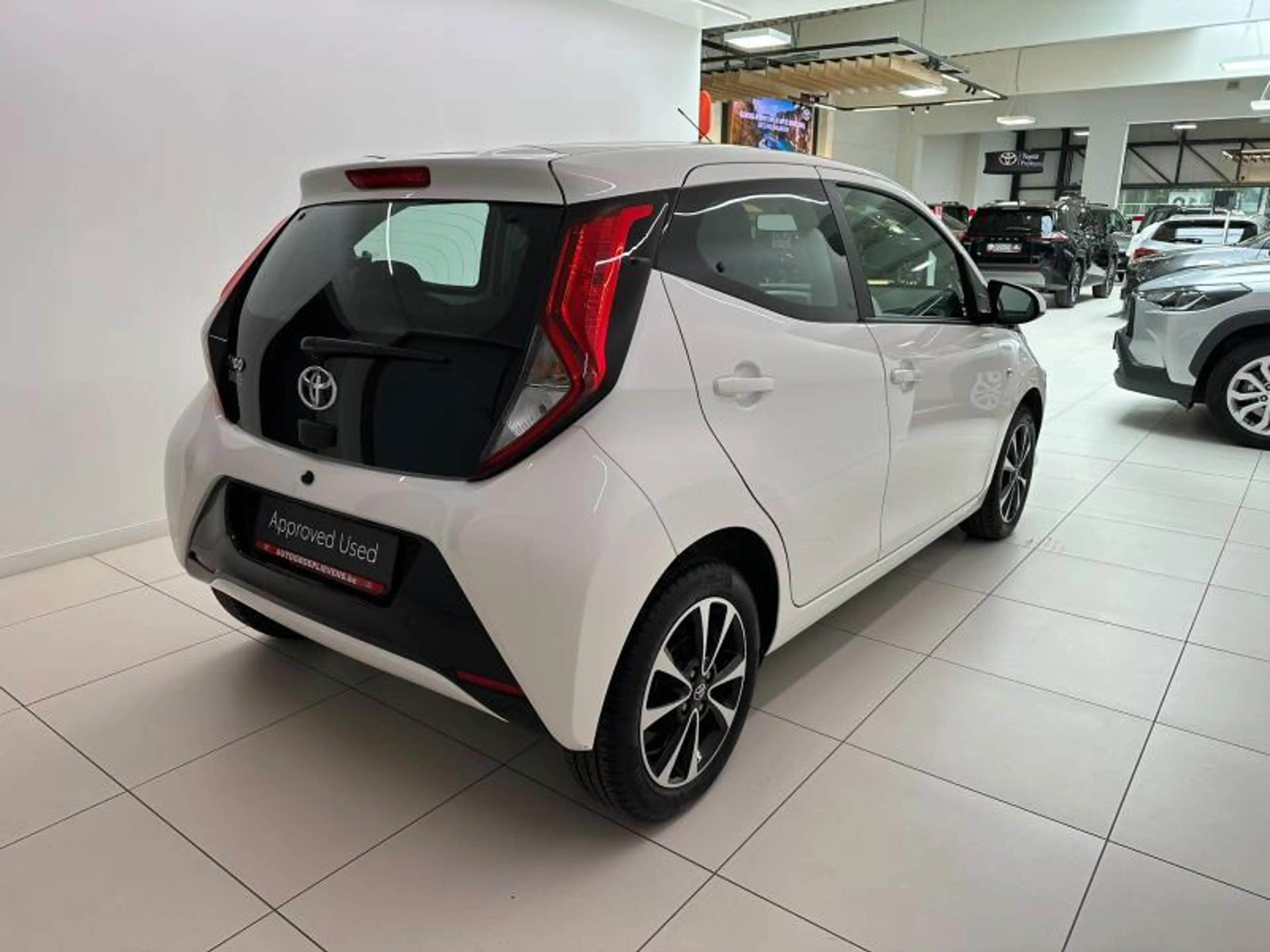Toyota Aygo 1.0 MT X-PLAY — photo 4