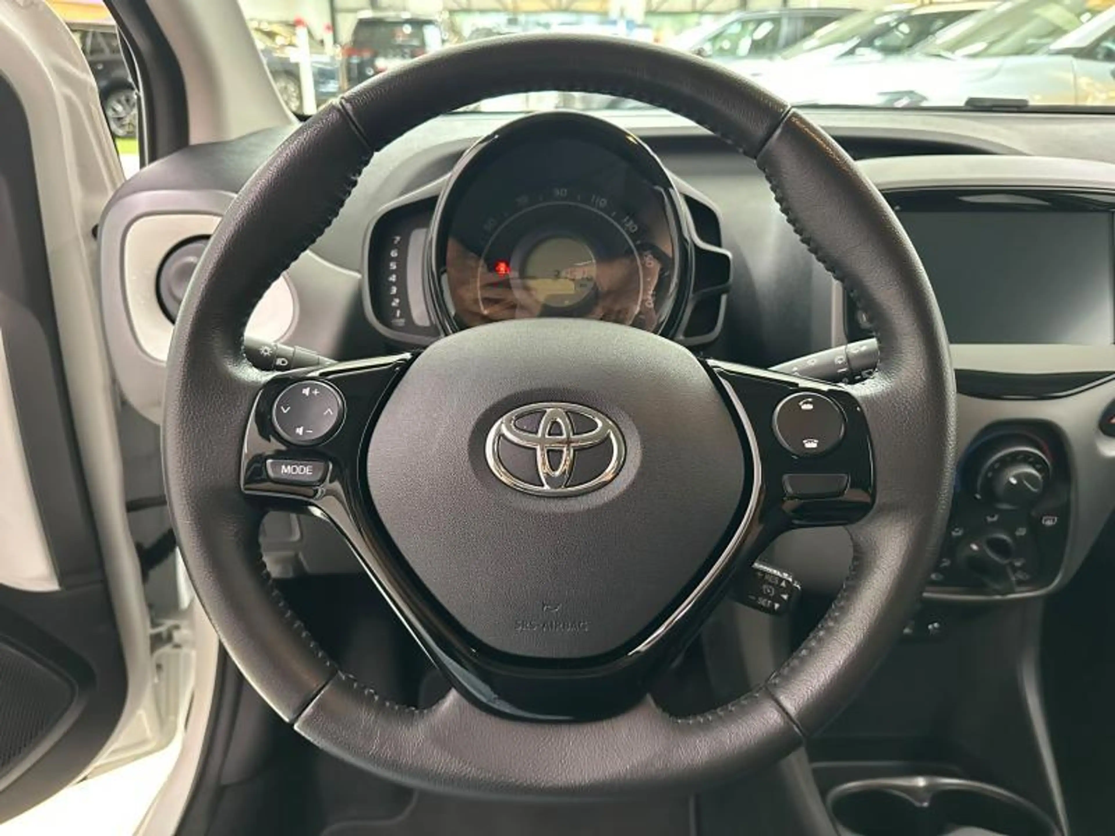 Toyota Aygo 1.0 MT X-PLAY — photo 12