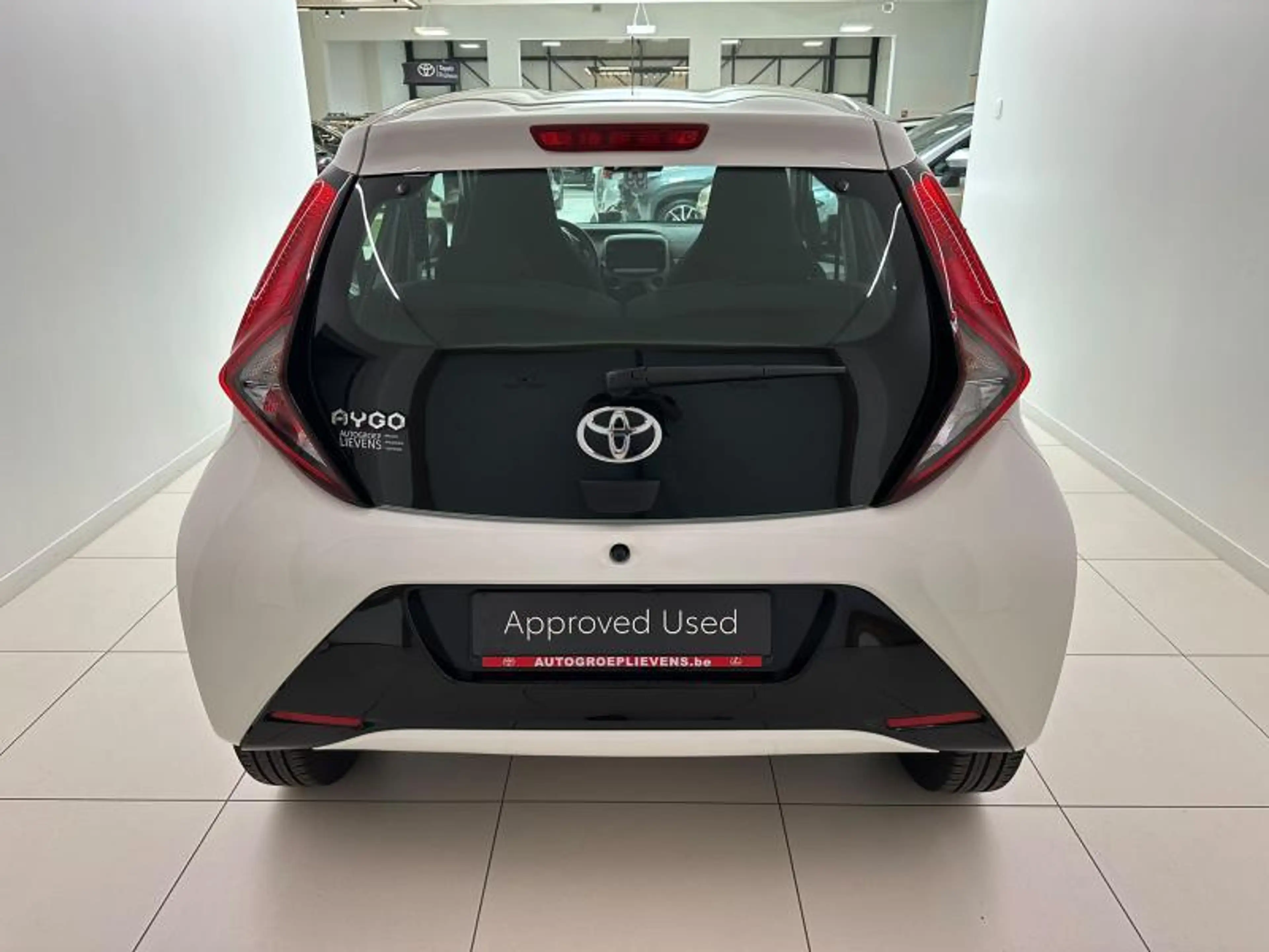 Toyota Aygo 1.0 MT X-PLAY — photo 6