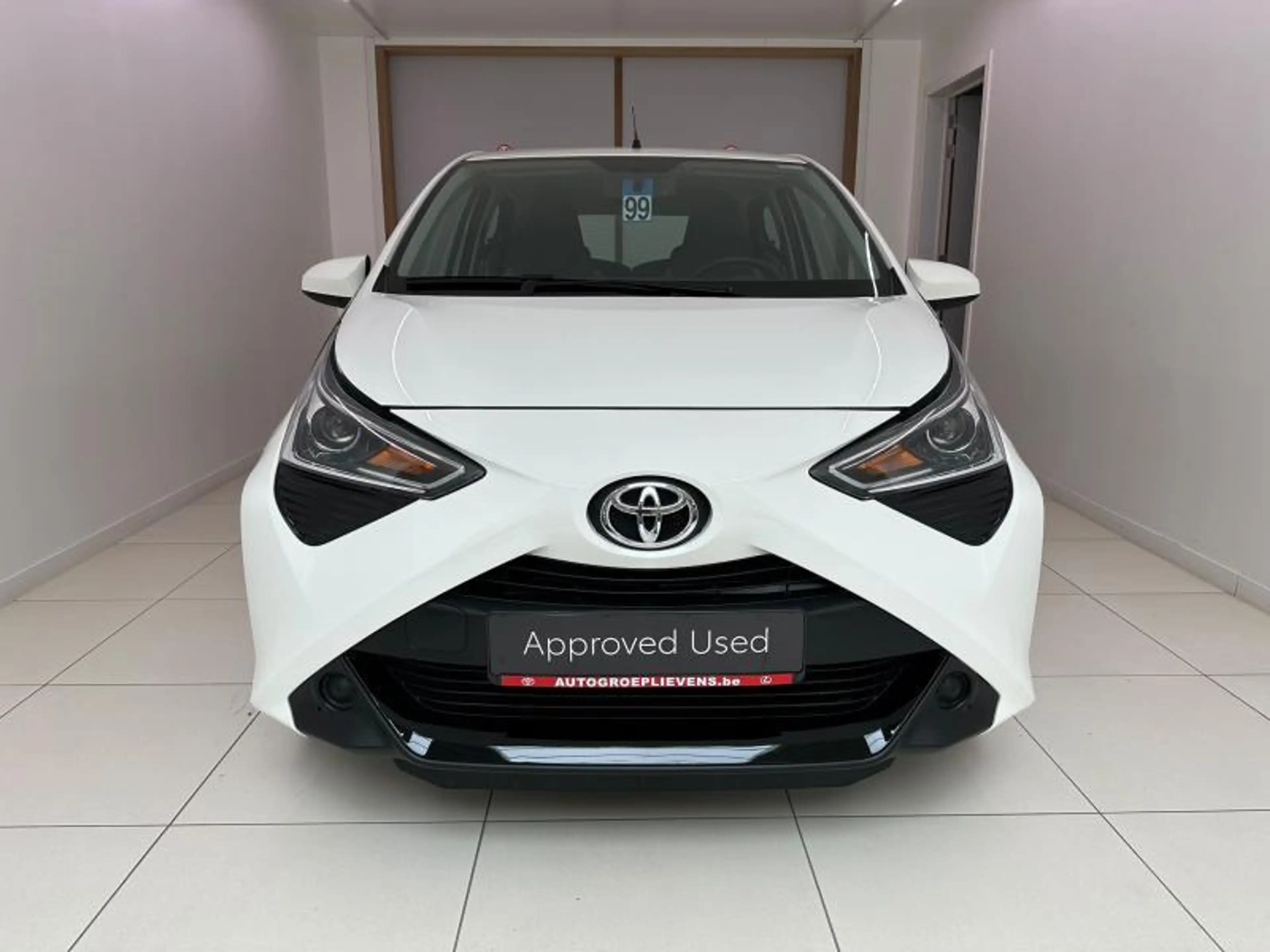 Toyota Aygo 1.0 MT X-PLAY — photo 2