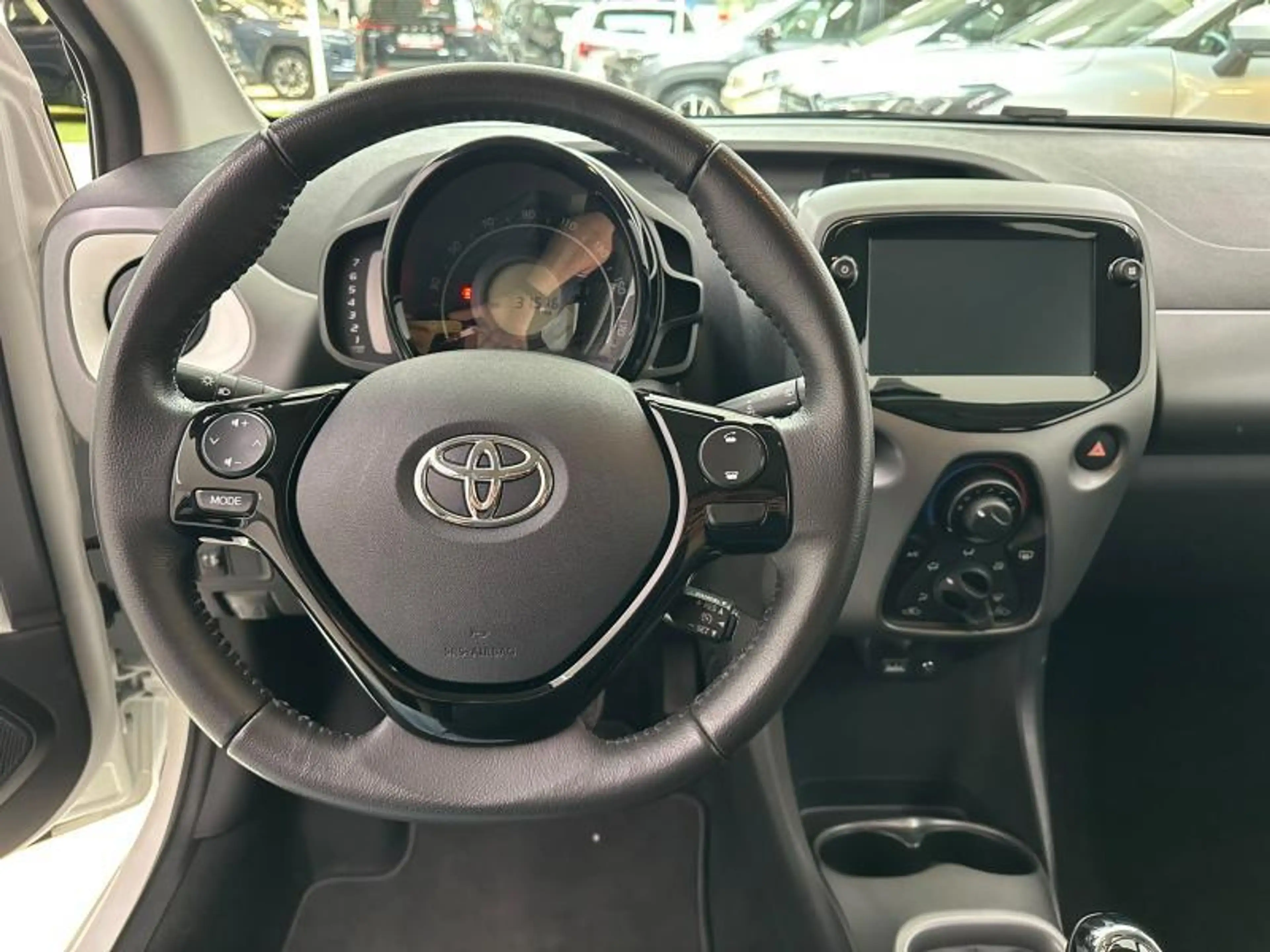 Toyota Aygo 1.0 MT X-PLAY — photo 11