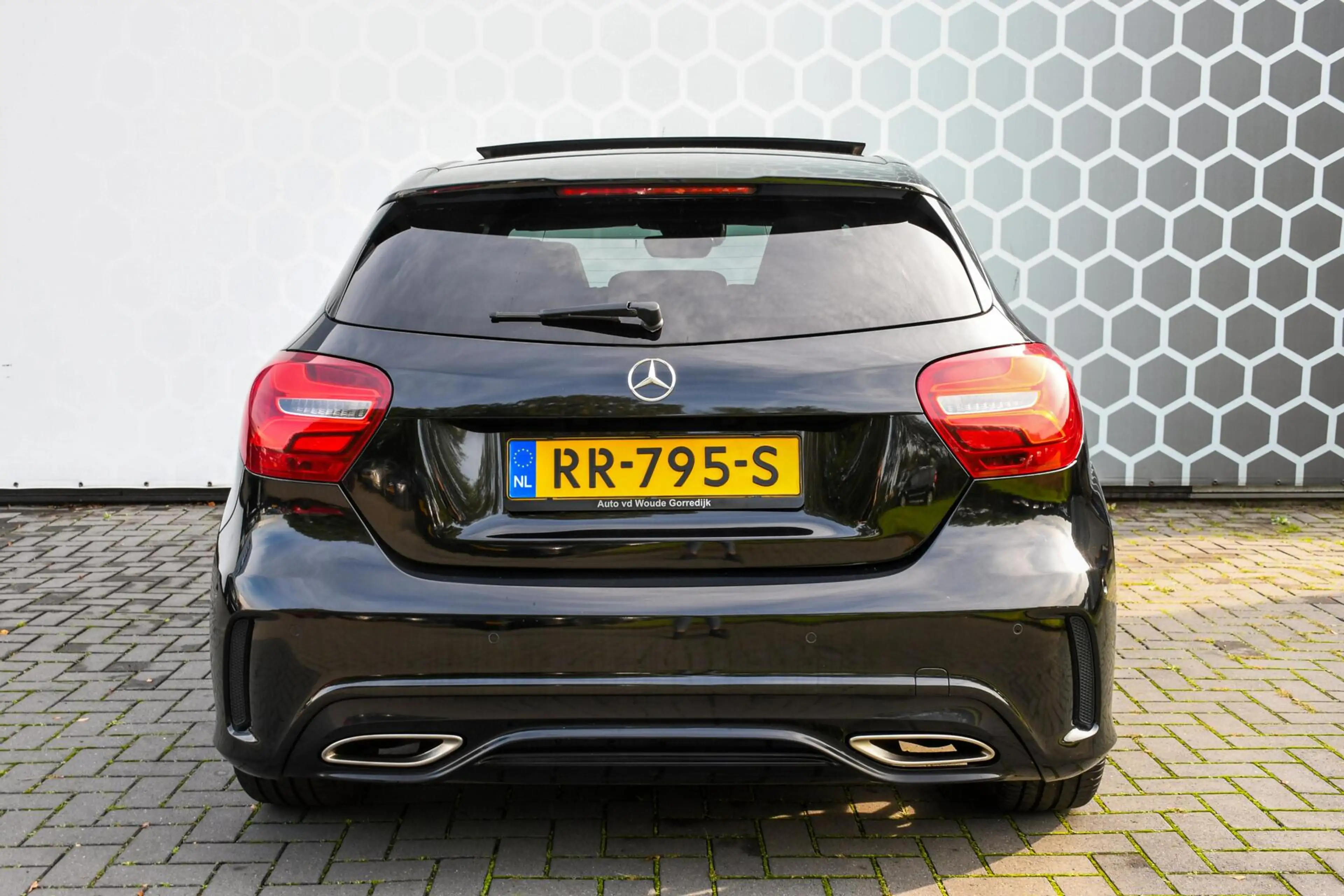 Mercedes-Benz A 180 EDITION AMG Panoramadak Night Camera — photo 34