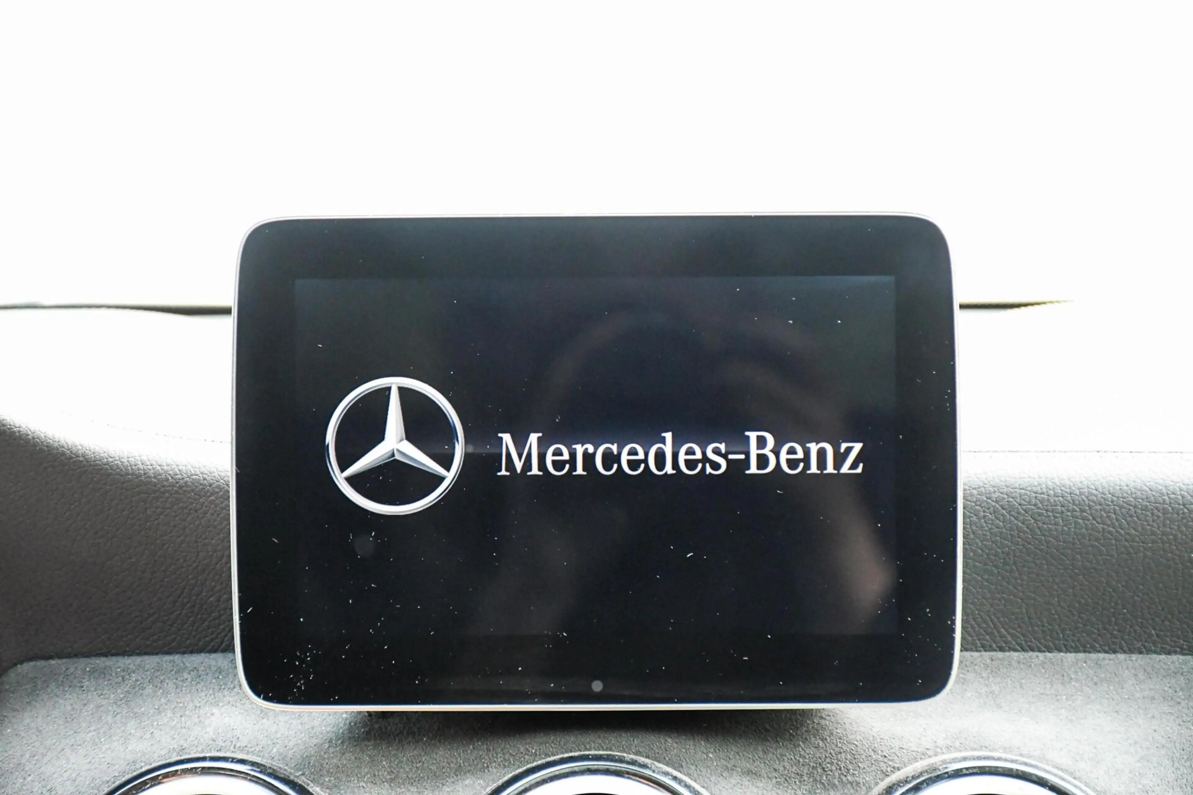 Mercedes-Benz A 180 EDITION AMG Panoramadak Night Camera — photo 27