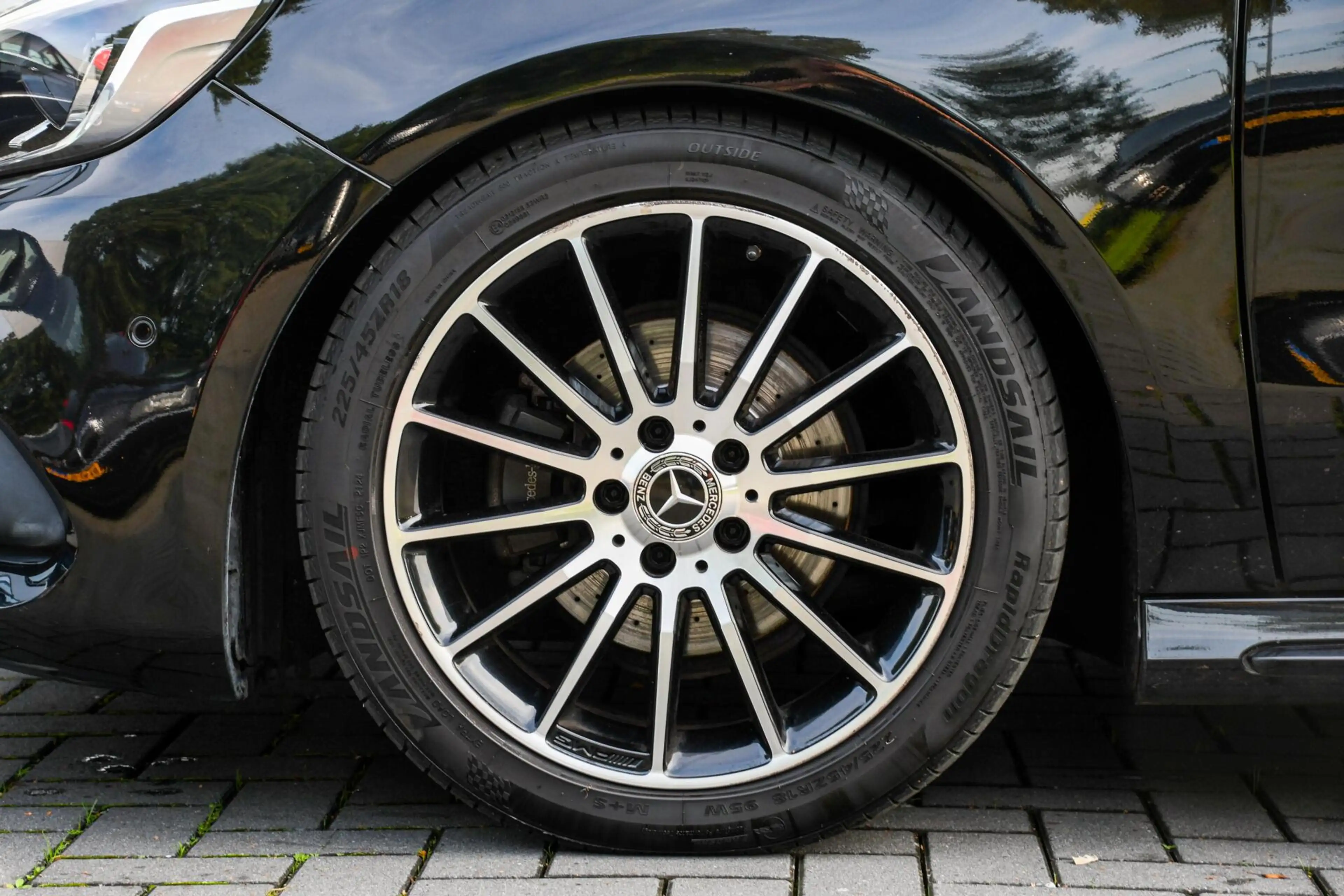 Mercedes-Benz A 180 EDITION AMG Panoramadak Night Camera — photo 44